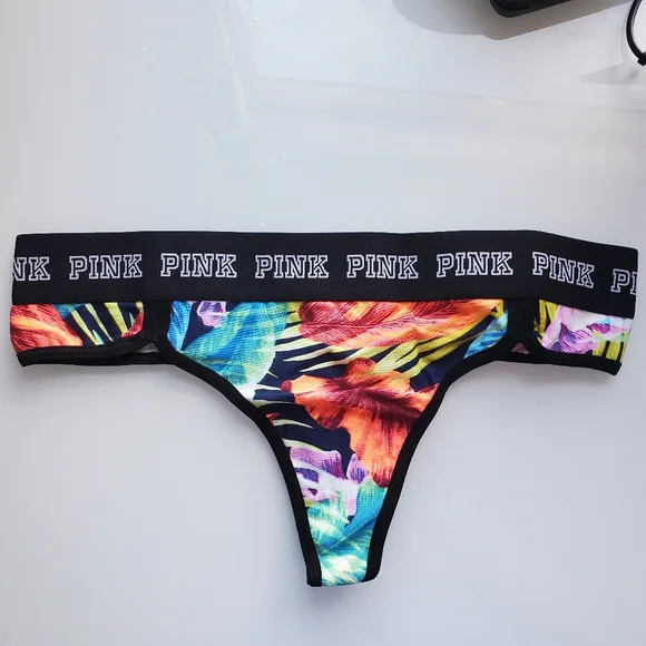 New VS Pink Panty - Picture 1 of 3